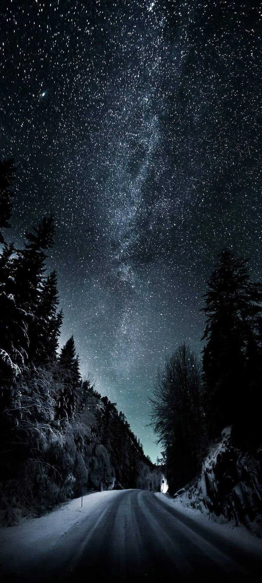 Space_night-d77a39e5-5ed6-49fd-8f8a-2e3e576fc986.webp